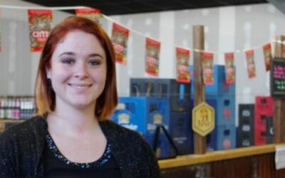 Julia Bosque, créatrice et gérante du bar-cave à bières Le Repaire à Combourg : « Suivez votre instinct, c’est très important »